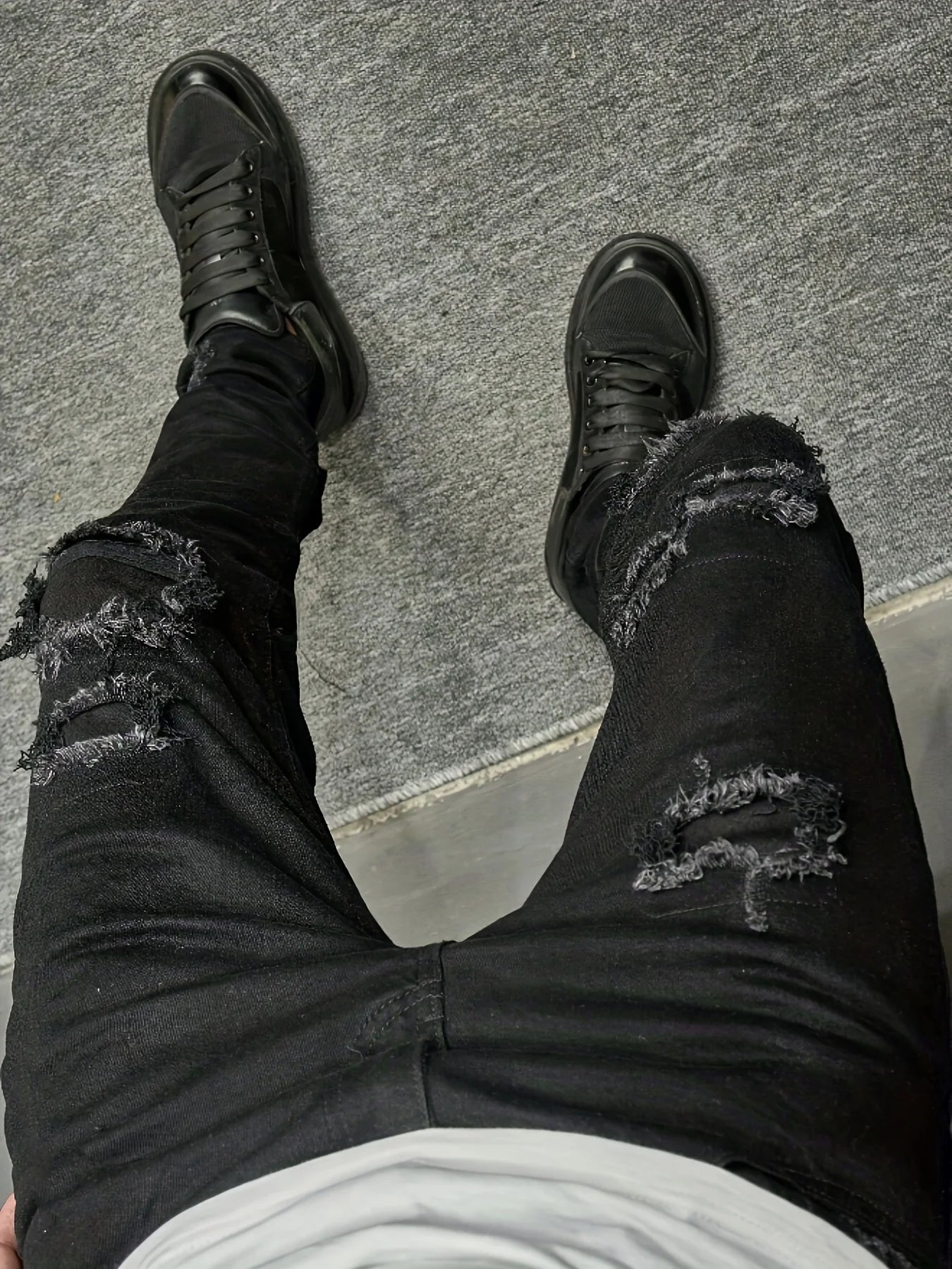 Men's slim fit jeans with torn holes, fabric patch, small feet, tight fitting denim pants